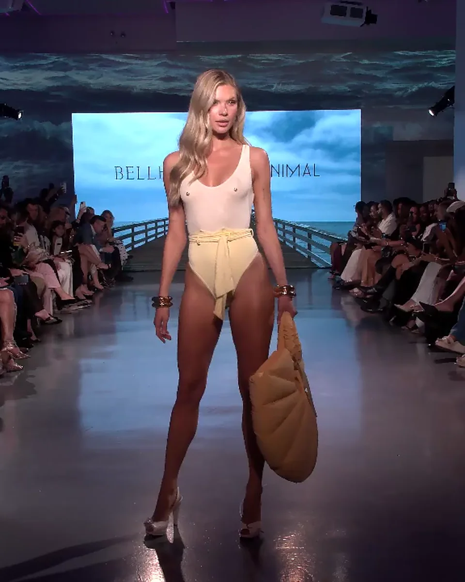 BELLETAGE X L'ANIMAL runway collection look 1